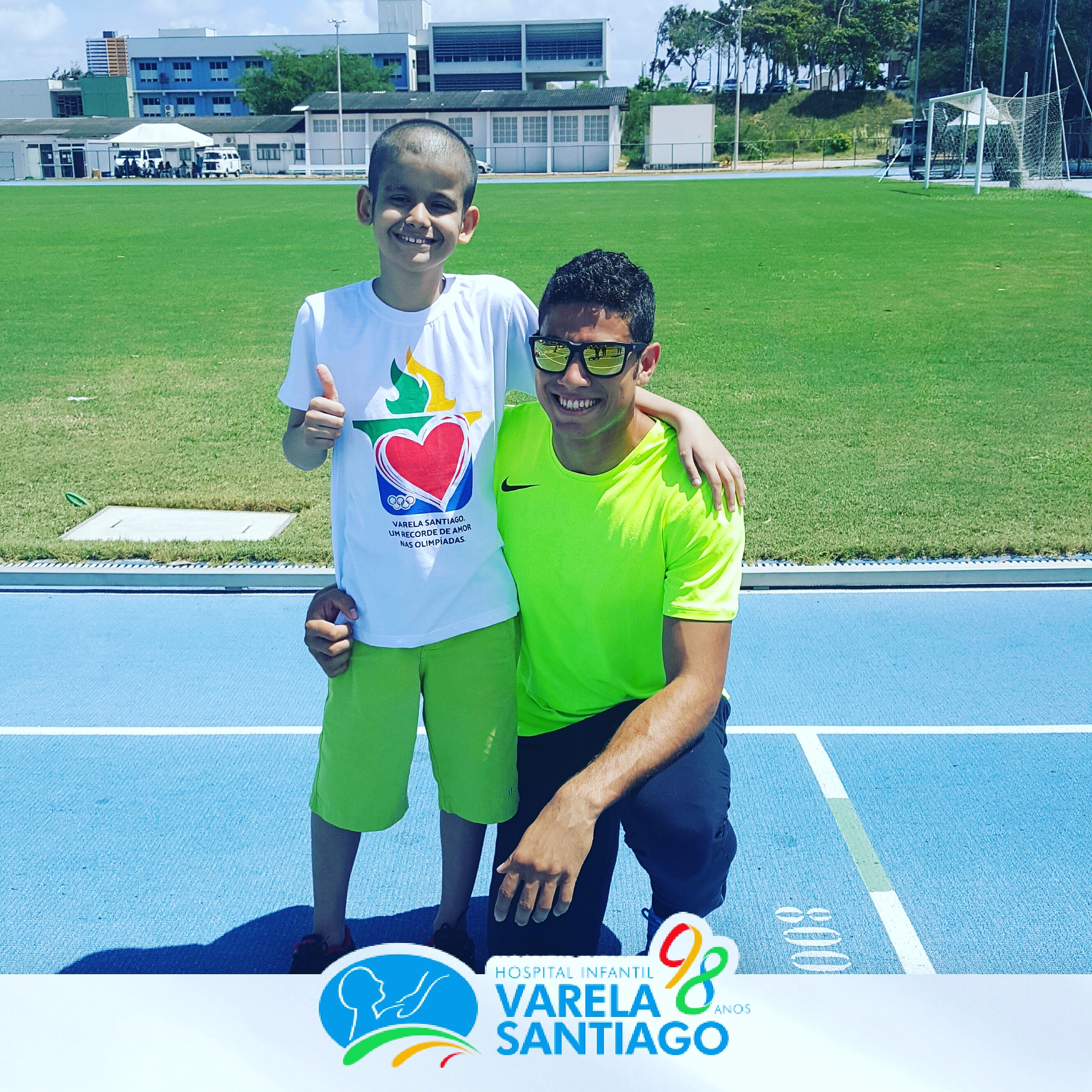Atleta de salto com vara, Thiago Braz da Silva, abraça campanha do Hospital Varela Santiago.