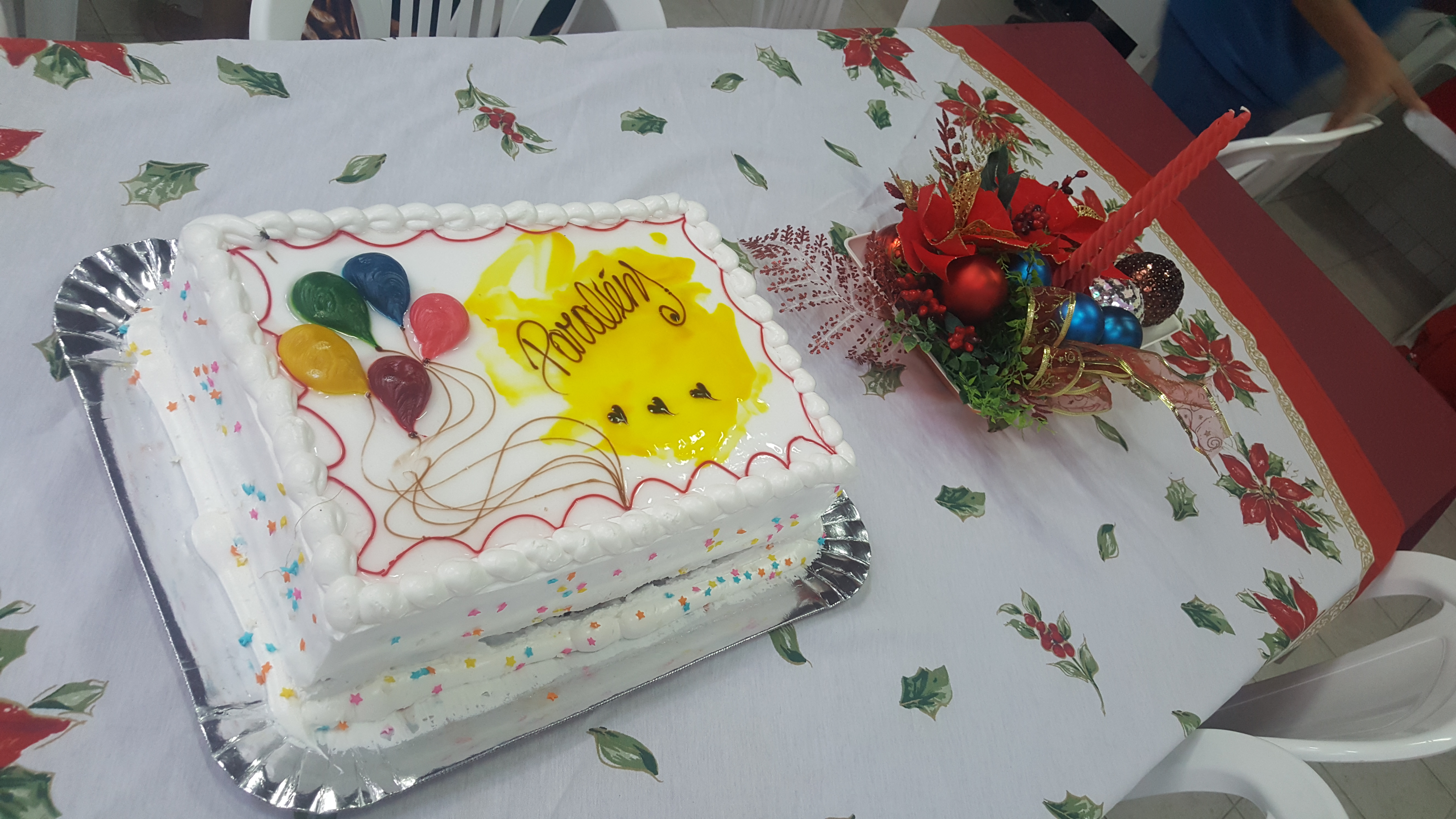 Voluntárias proporcionam uma ceia natalina para as mãezinhas da casa de apoio Nazinha Lamartine